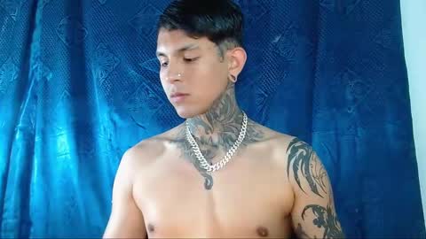 Snapshot of travistanner28 chatting on December 20, 3:14 am TRAV - INDEPENDENT MODEL online show from December 20, 3:14 am