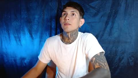 Snapshot of travistanner28 chatting on December 24, 9:44 pm TRAV - INDEPENDENT MODEL online show from December 24, 9:44 pm