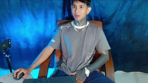 Snapshot of travistanner28 chatting on December 26, 2:37 pm TRAV - INDEPENDENT MODEL online show from December 26, 2:37 pm