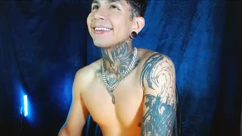 Snapshot of travistanner28 chatting on January 13, 5:33 pm TRAV - INDEPENDENT MODEL online show from January 13, 5:33 pm