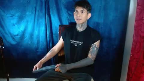 Snapshot of travistanner28 chatting on February 4, 9:20 pm TRAV - INDEPENDENT MODEL online show from February 4, 9:20 pm