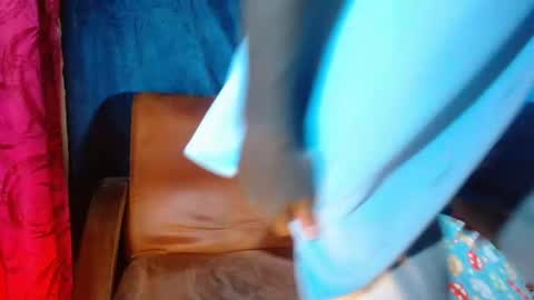 Snapshot of travistanner28 chatting on February 5, 9:29 pm TRAV - INDEPENDENT MODEL online show from February 5, 9:29 pm