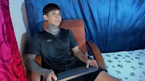 Snapshot of travistanner28 chatting on February 17, 9:08 pm TRAV - INDEPENDENT MODEL online show from February 17, 9:08 pm