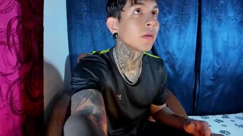 Snapshot of travistanner28 chatting on February 18, 10:36 pm TRAV - INDEPENDENT MODEL online show from February 18, 10:36 pm