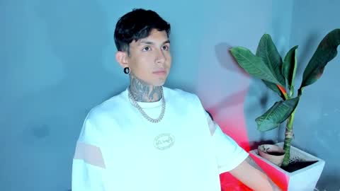 Snapshot of travistanner28 chatting on March 11, 9:37 pm TRAV - INDEPENDENT MODEL online show from March 11, 9:37 pm