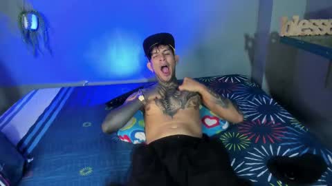 Snapshot of travistanner28 chatting on September 13, 8:03 am TRAV - INDEPENDENT MODEL online show from September 13, 8:03 am