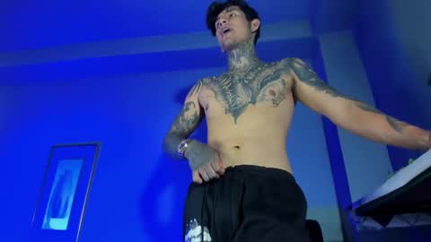 Snapshot of travistanner28 chatting on October 10, 2:32 am TRAV - INDEPENDENT MODEL online show from October 10, 2:32 am