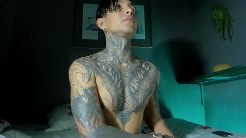 Snapshot of travistanner28 chatting on October 13, 3:28 am TRAV - INDEPENDENT MODEL online show from October 13, 3:28 am