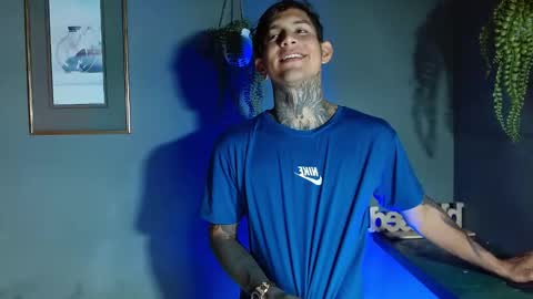 Snapshot of travistanner28 chatting on October 17, 1:53 am TRAV - INDEPENDENT MODEL online show from October 17, 1:53 am