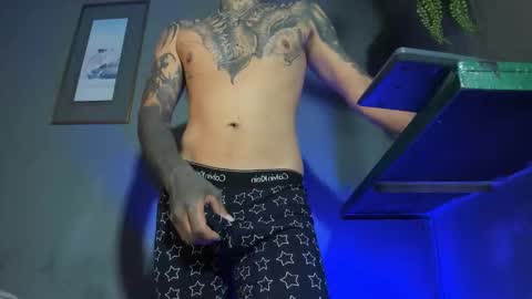 Snapshot of travistanner28 chatting on October 22, 2:45 am TRAV - INDEPENDENT MODEL online show from October 22, 2:45 am