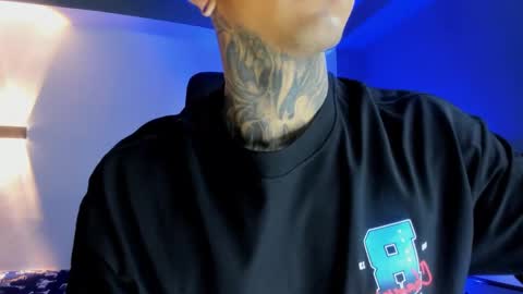 Snapshot of travistanner28 chatting on November 19, 2:33 am TRAV - INDEPENDENT MODEL online show from November 19, 2:33 am