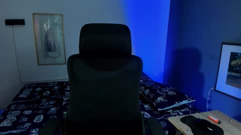 Snapshot of travistanner28 chatting on November 23, 11:54 am TRAV - INDEPENDENT MODEL online show from November 23, 11:54 am