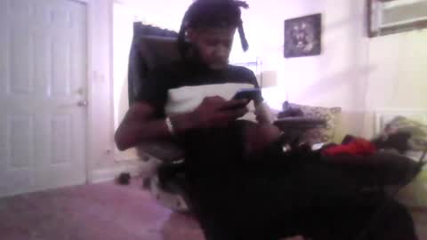 Snapshot of tray713152 chatting on June 14, 2:24 am 10Thickness online show from June 14, 2:24 am