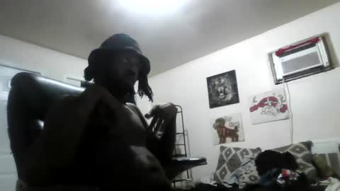 Snapshot of tray713152 chatting on June 18, 1:17 am 10Thickness online show from June 18, 1:17 am