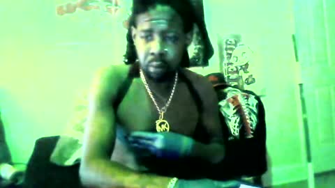 Snapshot of tray713152 chatting on June 19, 12:48 am 10Thickness online show from June 19, 12:48 am
