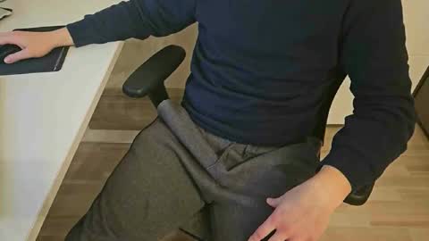 tree1989 online show from January 3, 8:11 pm