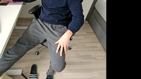 tree1989 online show from September 14, 3:00 pm