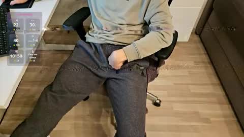 tree1989 online show from November 11, 7:36 pm