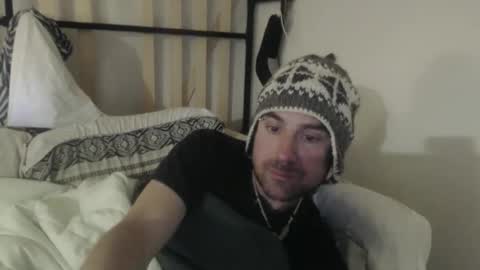 Snapshot of treehuggerhemp chatting on November 23, 3:39 am TreeHugger queer online show from November 23, 3:39 am