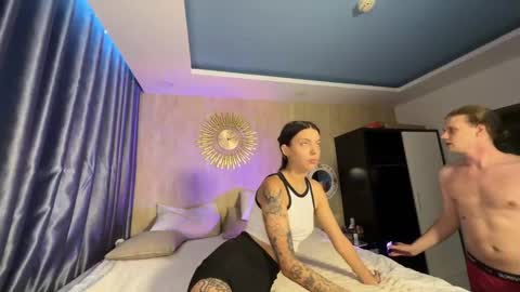 Sarah And Jon online show from February 1, 5:49 am