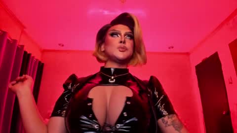 Snapshot of tremendouscockdestroyer chatting on January 29, 10:11 pm Jade online show from January 29, 10:11 pm