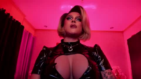 Snapshot of tremendouscockdestroyer chatting on February 3, 7:31 pm Jade online show from February 3, 7:31 pm