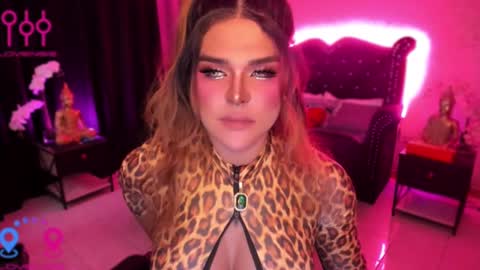 Snapshot of tremendouscockdestroyer chatting on February 10, 11:45 pm Jade online show from February 10, 11:45 pm