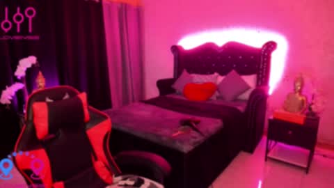 Snapshot of tremendouscockdestroyer chatting on February 12, 10:48 pm Jade online show from February 12, 10:48 pm