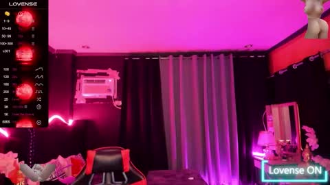 Snapshot of tremendouscockdestroyer chatting on September 14, 12:15 pm Jade online show from September 14, 12:15 pm