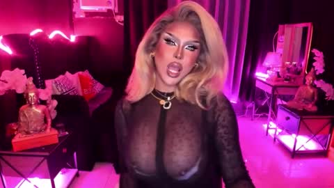 Snapshot of tremendouscockdestroyer chatting on October 15, 1:06 am Jade online show from October 15, 1:06 am