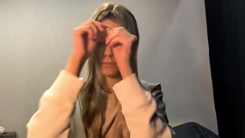 Snapshot of tressamarshbanks chatting on October 7, 7:11 pm Alice online show from October 7, 7:11 pm