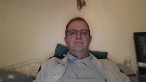 Snapshot of trev8331 chatting on October 5, 6:23 am Fe-fi-fo-fum online show from October 5, 6:23 am