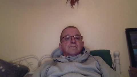 Snapshot of trev8331 chatting on December 21, 11:06 am Fe-fi-fo-fum online show from December 21, 11:06 am