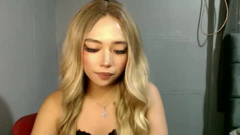 trexie_fucks15 online show from October 3, 11:24 pm