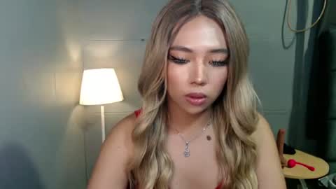 trexie_fucks15 online show from October 8, 3:59 am