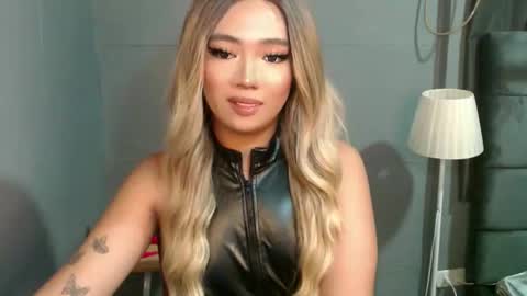 trexie_fucks15 online show from October 25, 5:40 pm