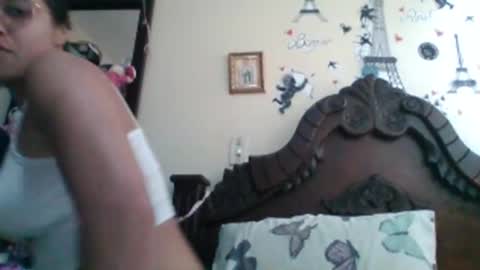 triana_bell online show from January 14, 6:28 pm