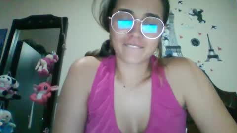 triana_bell online show from January 28, 1:50 am