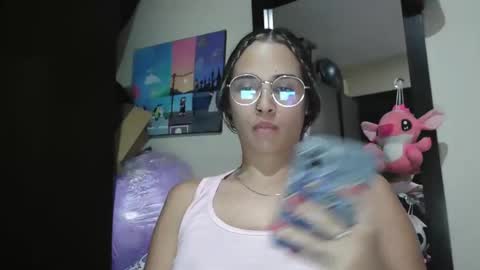 triana_bell online show from April 4, 1:26 am