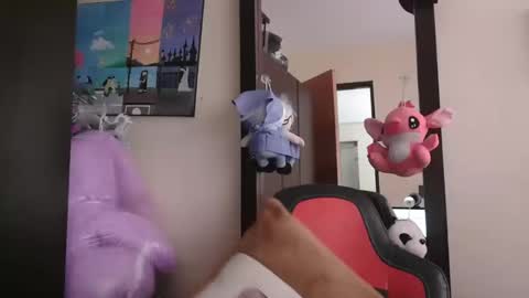 triana_bell online show from April 18, 4:44 pm