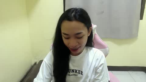 Snapshot of tricia_slut chatting on March 2, 5:12 am tricia_slut online show from March 2, 5:12 am