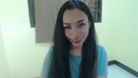 Snapshot of tricia_slut chatting on March 8, 12:44 am tricia_slut online show from March 8, 12:44 am