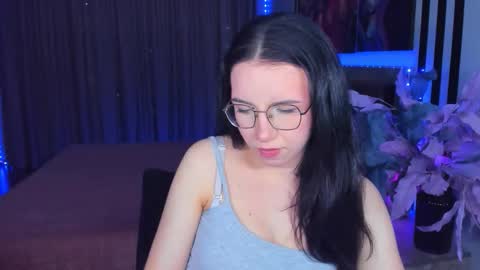 TriciaDaisy online show from May 13, 2:36 pm