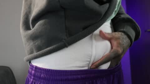 - trieone online show from April 15, 4:47 pm