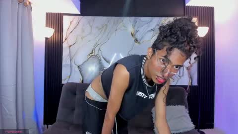 Snapshot of triiangel_latinboy chatting on April 30, 12:39 am Johan online show from April 30, 12:39 am