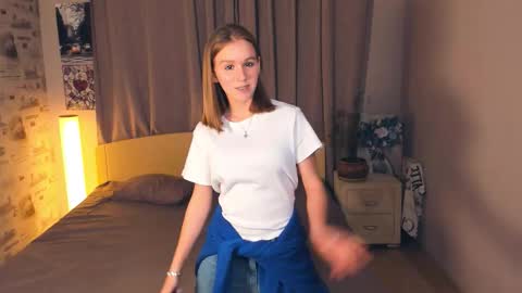 Snapshot of trinahillier chatting on October 14, 5:36 pm Bubbles online show from October 14, 5:36 pm