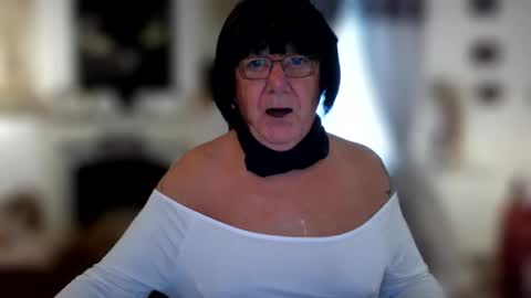 Snapshot of trinity1011 chatting on September 27, 7:24 am trinity1011 online show from September 27, 7:24 am