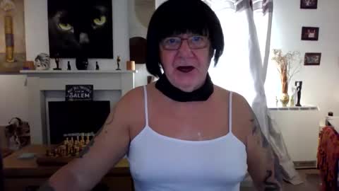 Snapshot of trinity1011 chatting on October 27, 7:56 am trinity1011 online show from October 27, 7:56 am