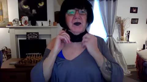 Snapshot of trinity1011 chatting on December 1, 9:25 am trinity1011 online show from December 1, 9:25 am