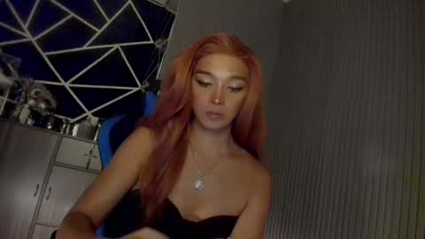 Ms Ella online show from December 5, 6:22 pm